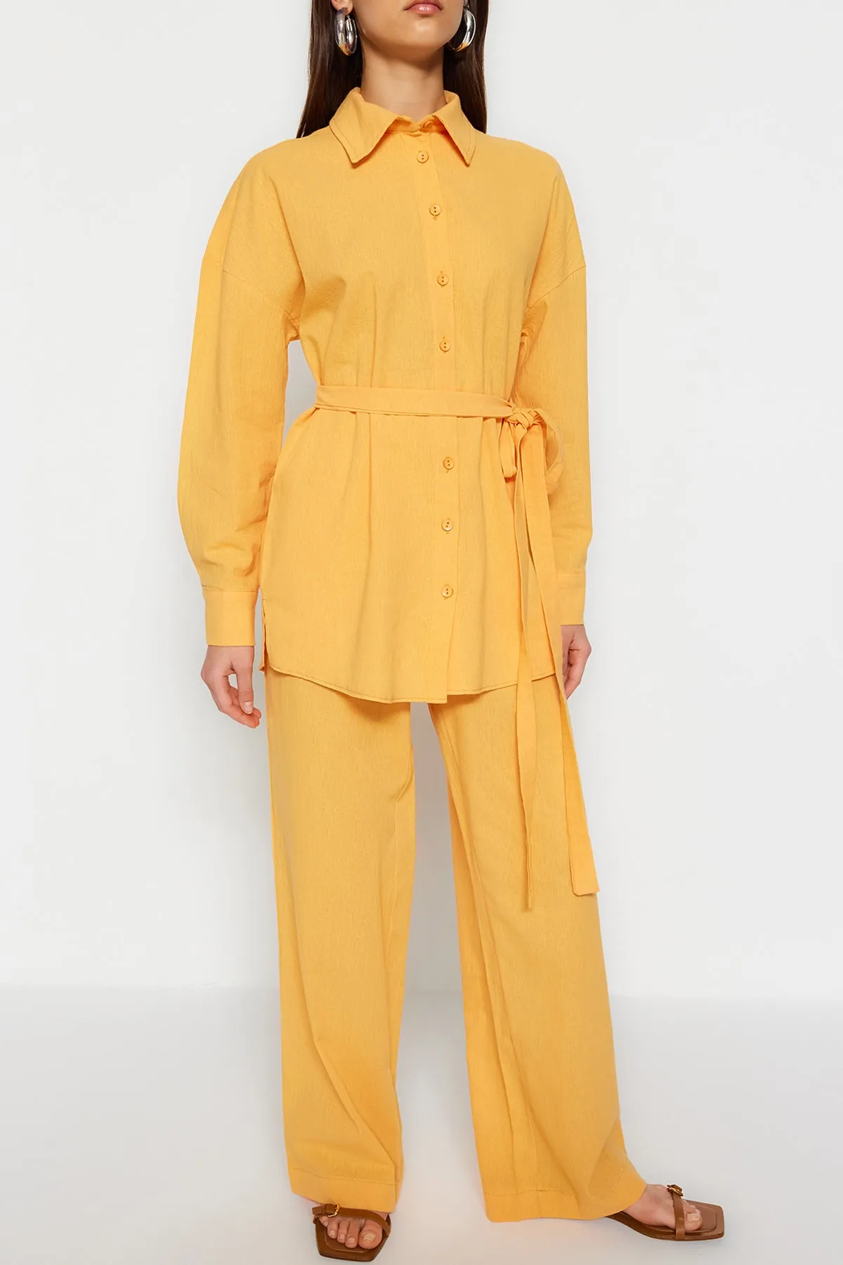 Trendyol Collection  Oranges gewebtes Oberteil-Unterteil mit Knoten TWOSS23AU00072