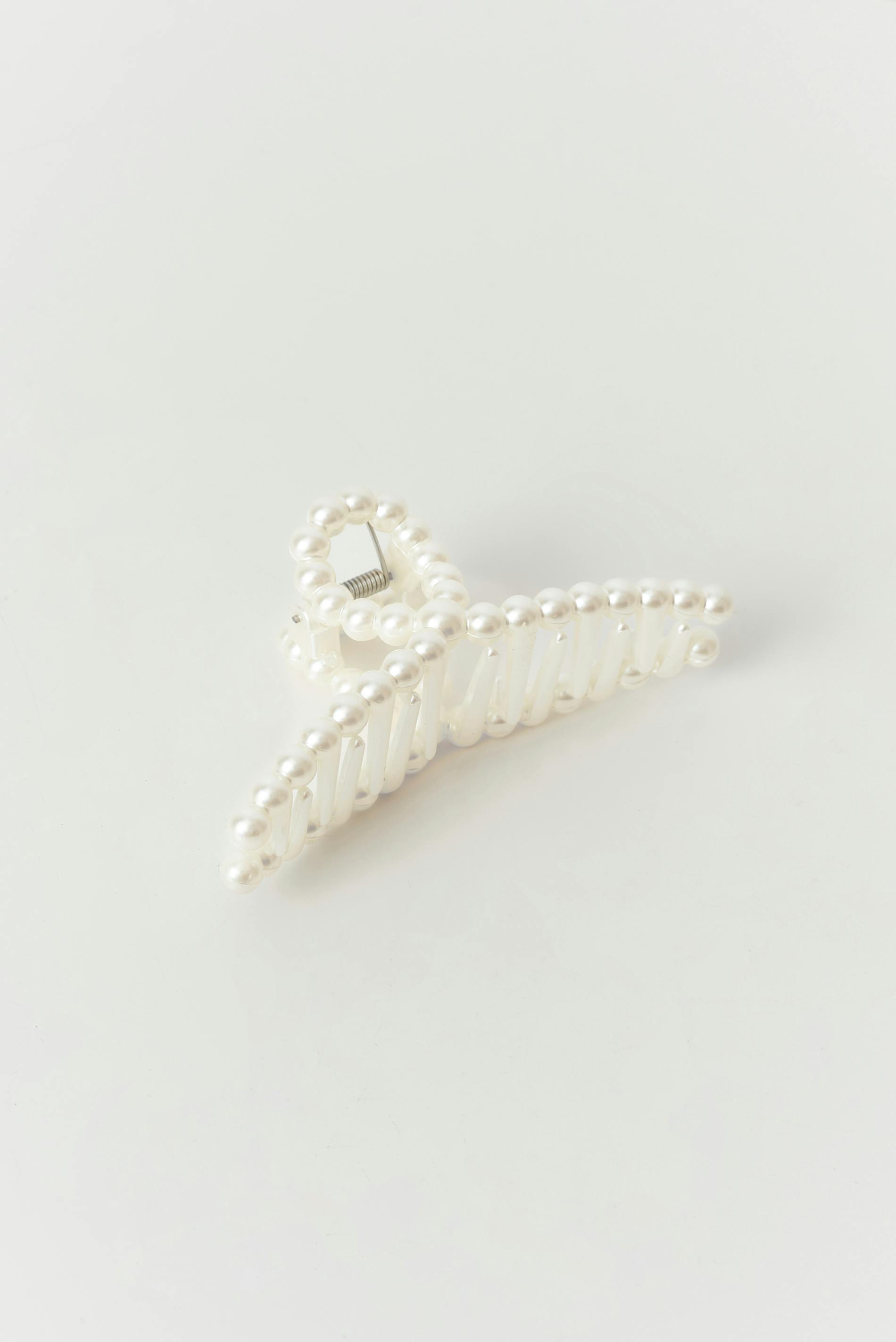 Pearl hair clip
