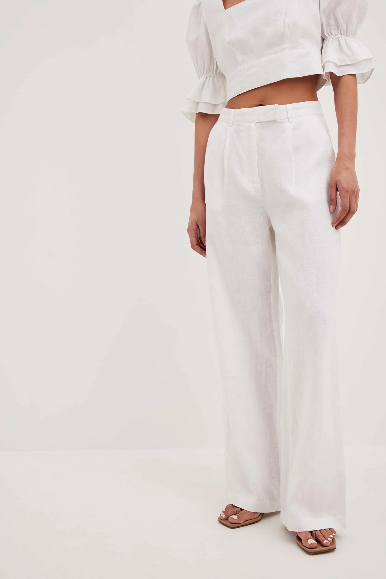 Leinenhose mit weiten Beinen