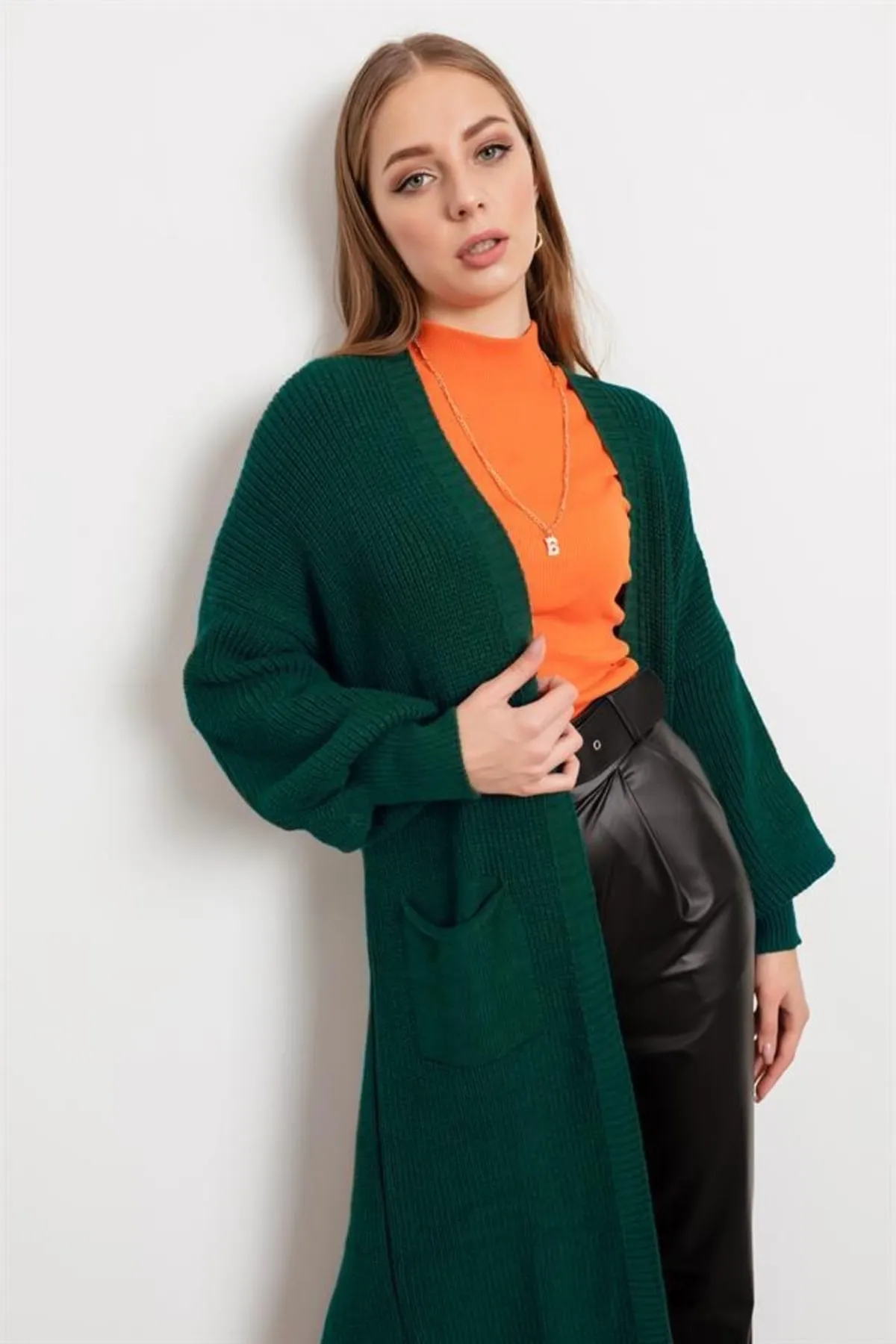 Lafaba  Lange Strickjacke mit Ballonärmeln in Grün für Damen