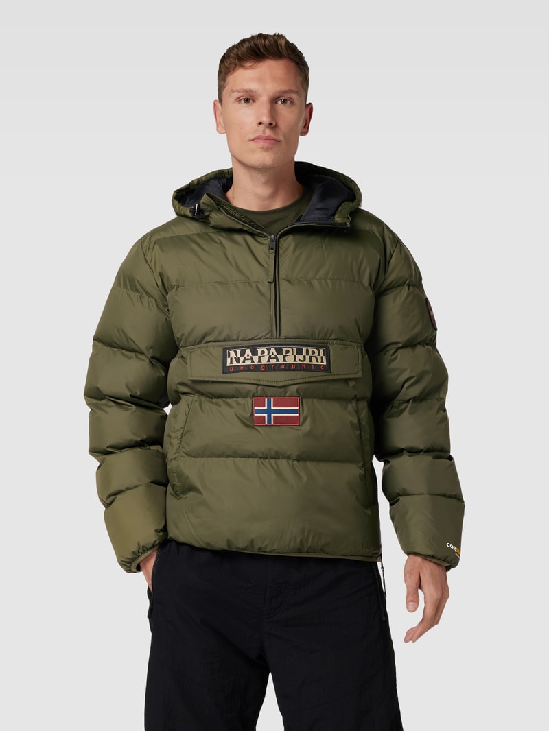 Steppjacke mit Kapuze in olivgrün