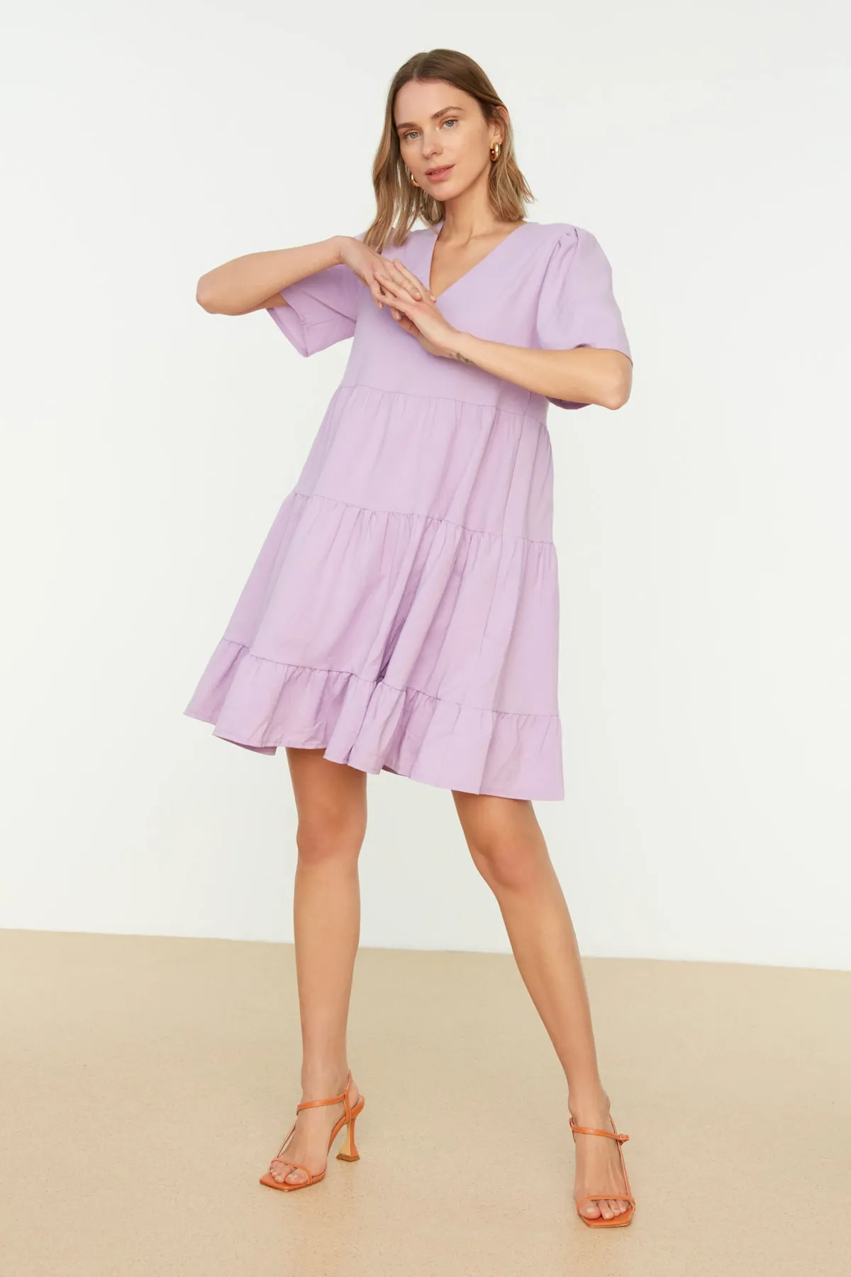 Trendyol Collection  Fliederfarbenes, weit geschnittenes Webkleid TWOSS20EL0400
