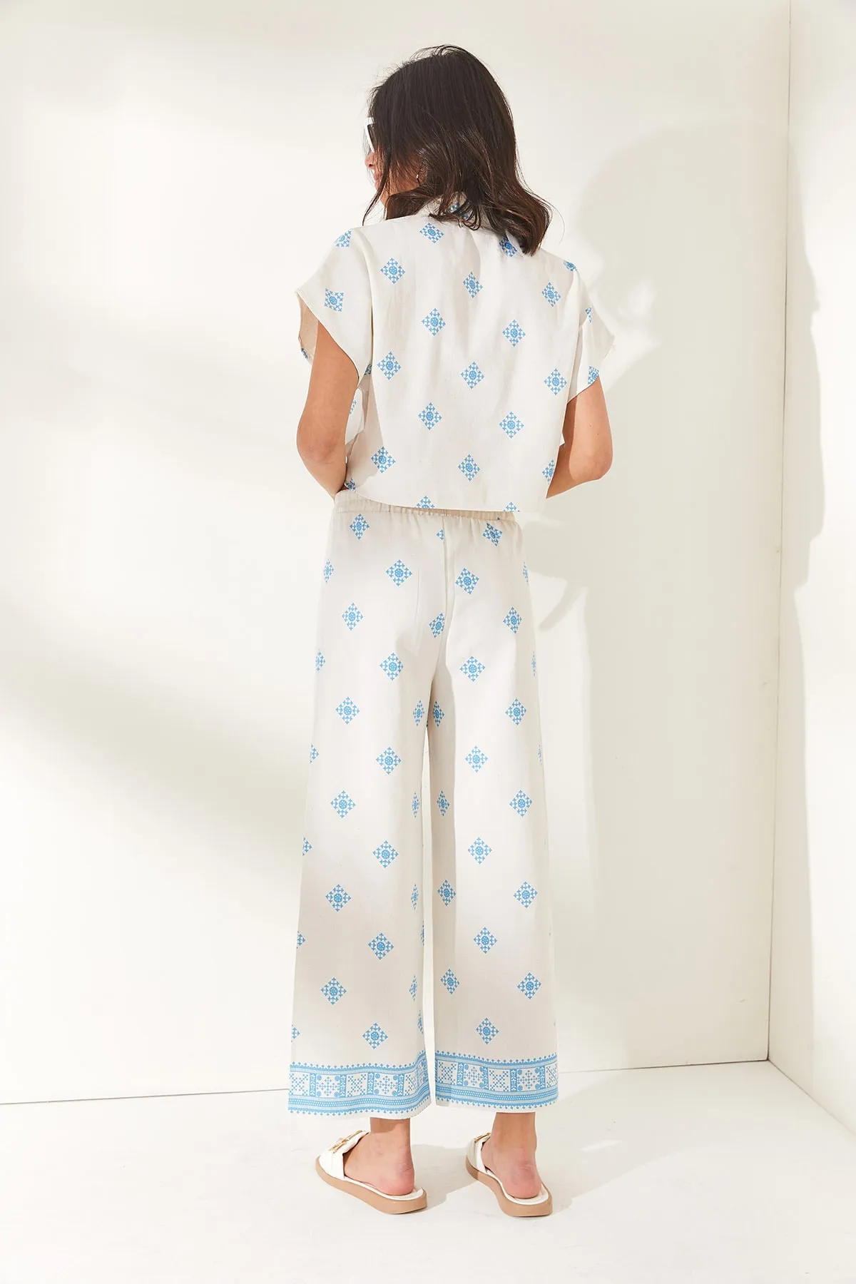 Olalook  Blaues Damen-Set aus Oberteil, Hemd und Hose aus Leinenmischung TKM-19000202