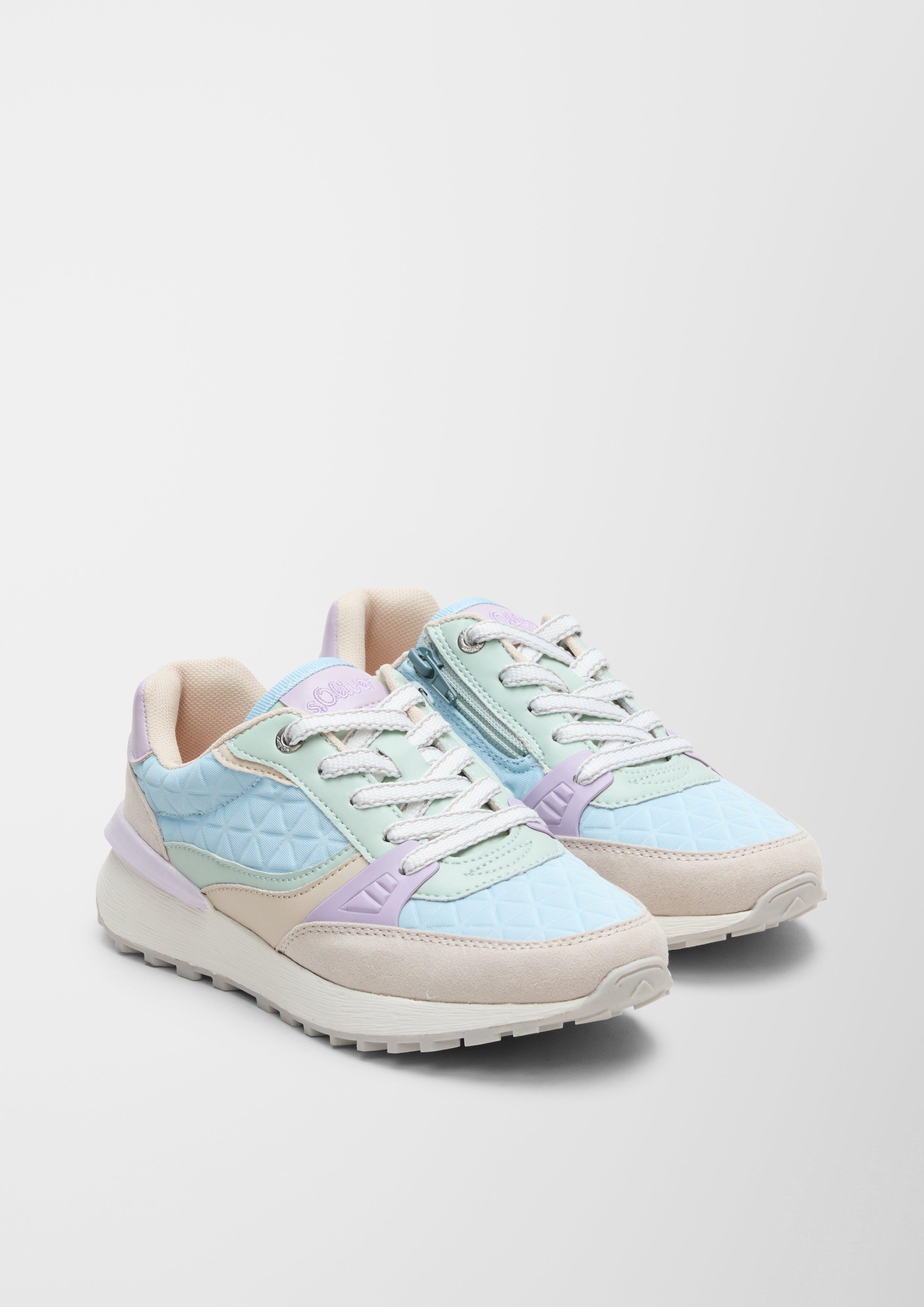 Pastellfarbener Sneaker mit Steppmuster  6007390-806