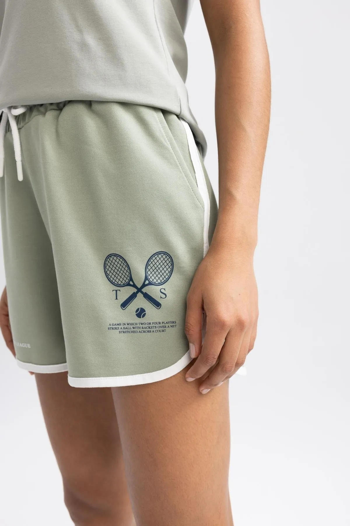 DeFacto  Passform: Standard-Fit-Sport-Shorts mit kurzem Bein, A7057ax23hs