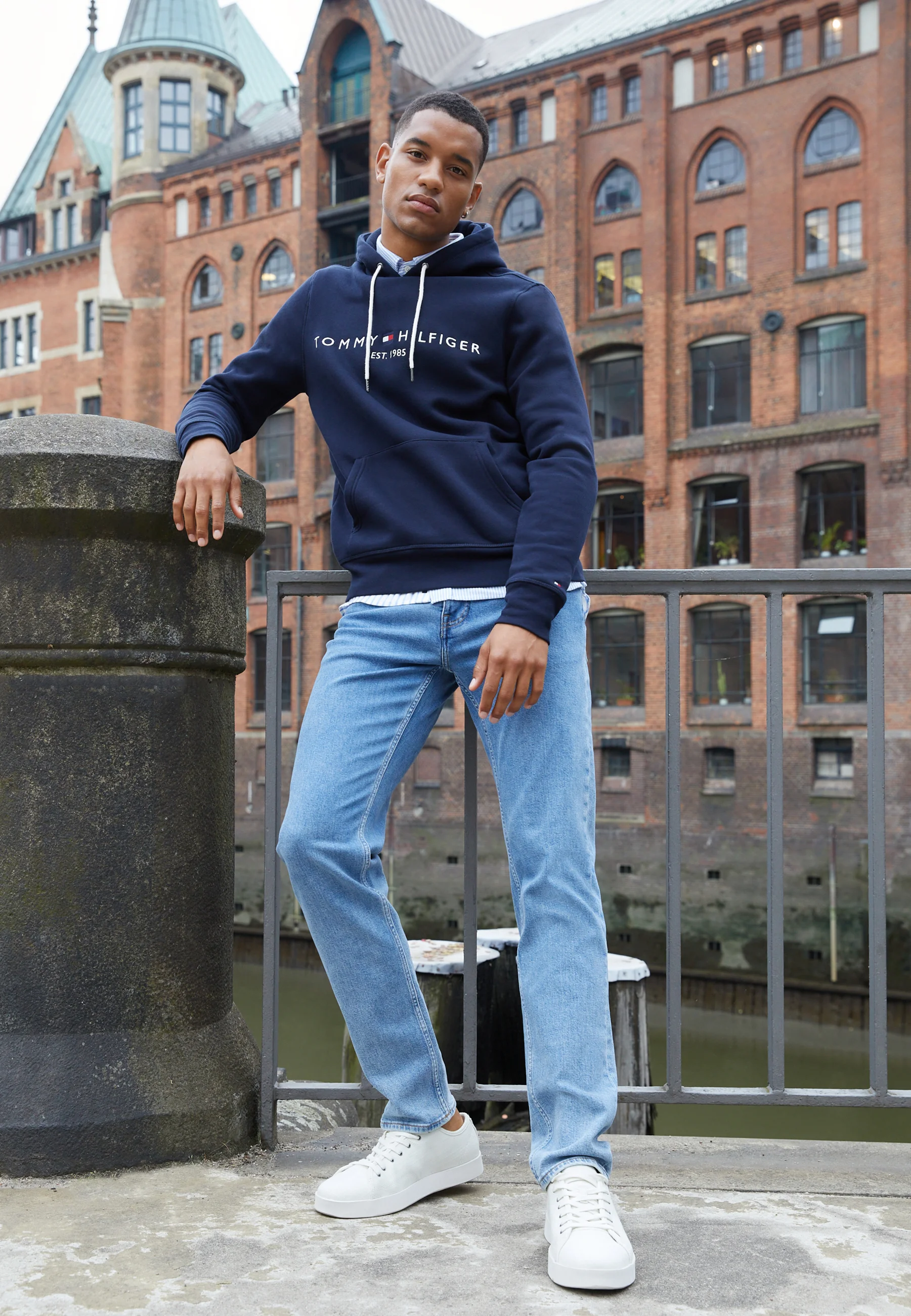 Sudadera con capucha y logotipo de Tommy Hilfiger