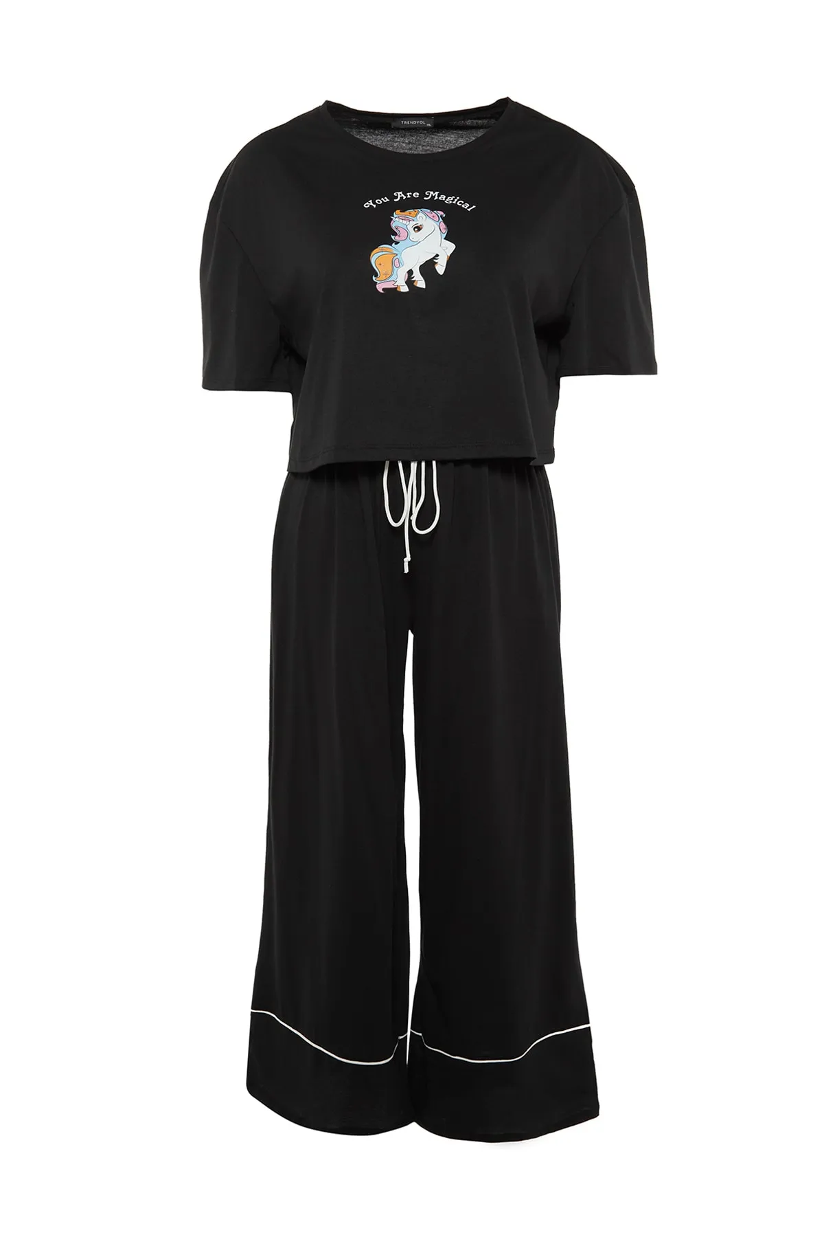 Trendyol Curve  Schwarzes, bedrucktes, kurz geschnittenes Jungen-Pyjama-Set mit weitem Bein