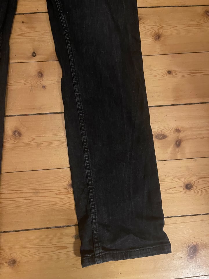 FQ1924 Gerade Jeans in schwarz günstig kaufen W31/L34