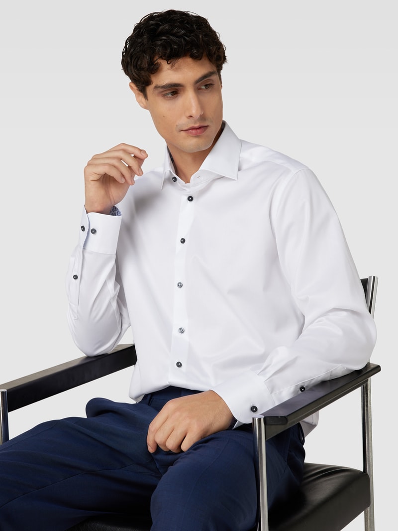 Slim Fit Premium Shirt mit Kentkragen in weiß