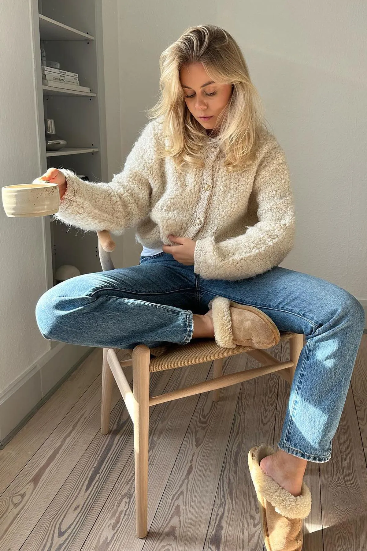 Madmext  Beige geknöpfte Bouclé-Strickjacke MG1949