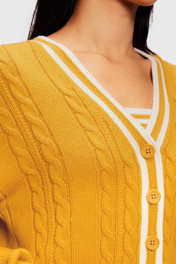 Cardigan mit Zopfstrick