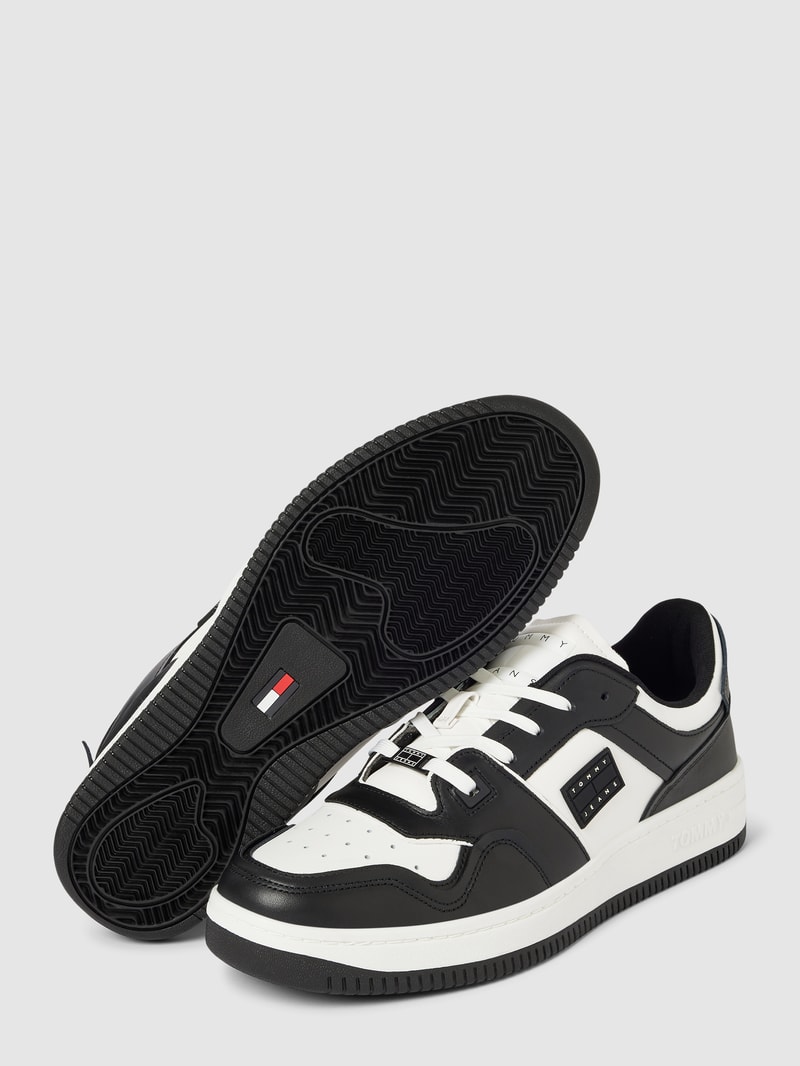 Sneaker aus Leder in schwarz