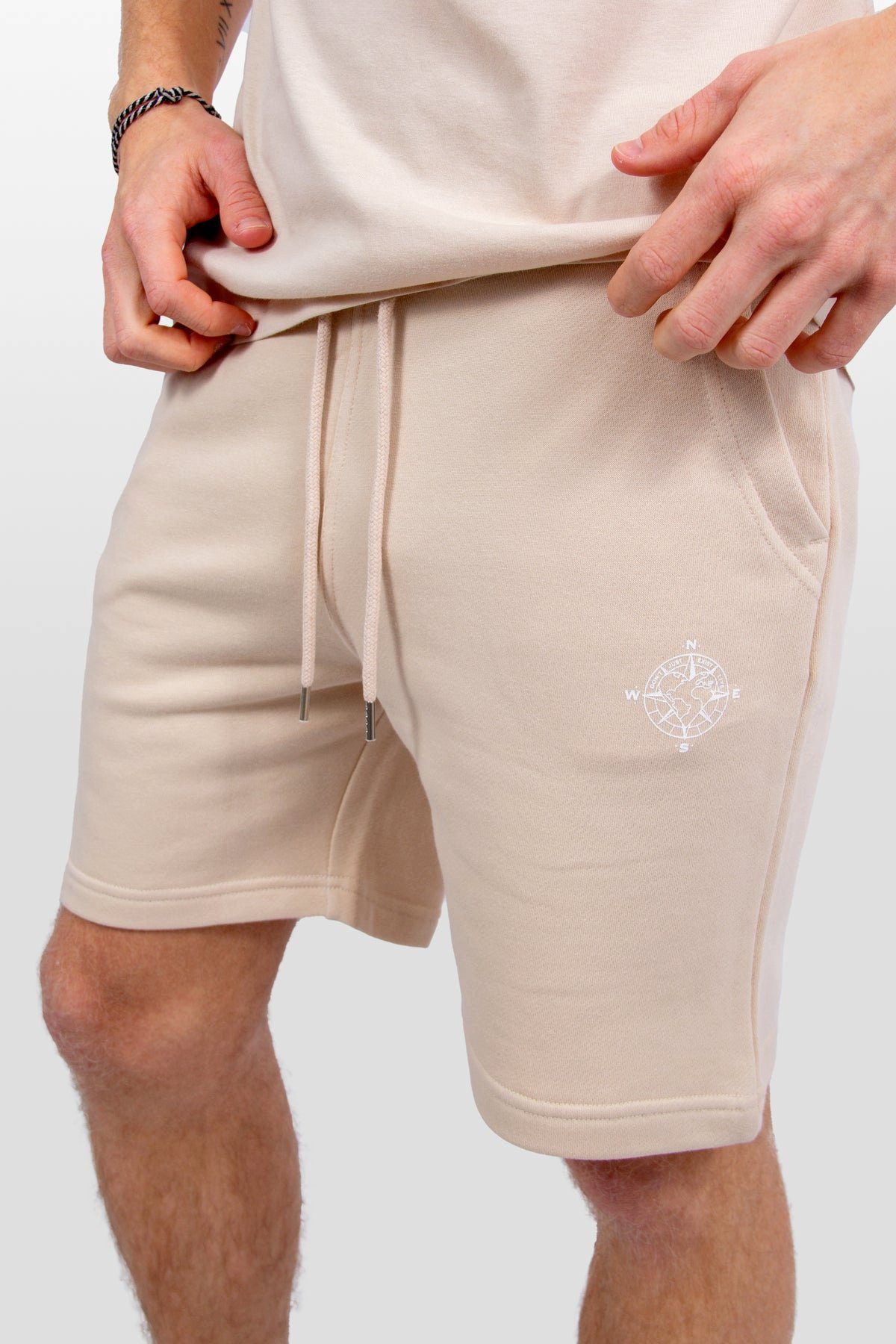 TheHeartFam Shorts Nachhaltige kurze Jogginghose Sand Kompass Herren Frauen Hergestellt in Portugal / Familienunternehmen