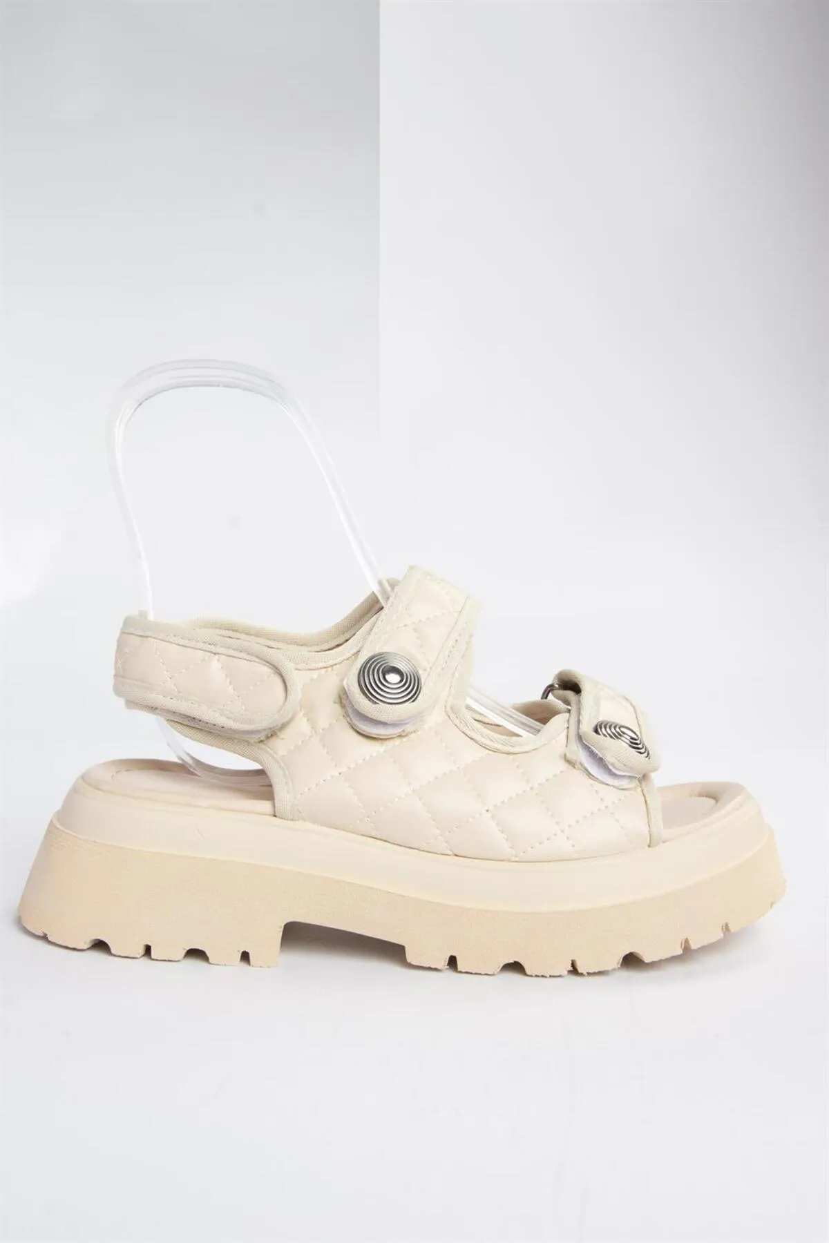 Fox Shoes  Beige Damensandalen mit hoher Sohle M267222009