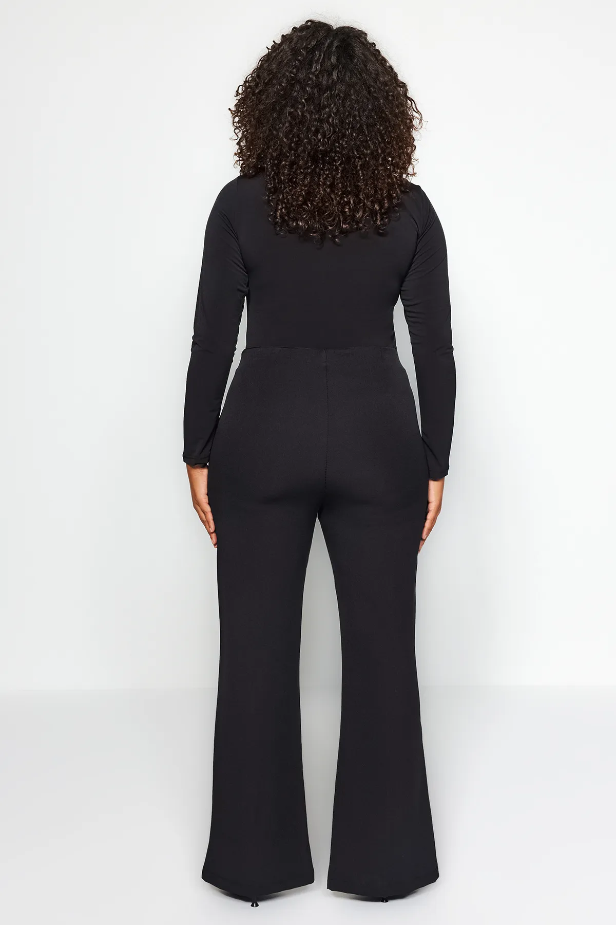 Trendyol Curve  Schwarze, mit Steinen verzierte Finike-Webhose TBBSS23AR00037