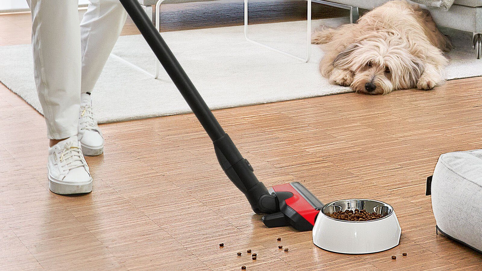 BOSCH Akku-Stielstaubsauger BCS8224PET Unlimited Serie 8 Gen2, beutellos, Ideal für Haustierbesitzer, rot/schwarz