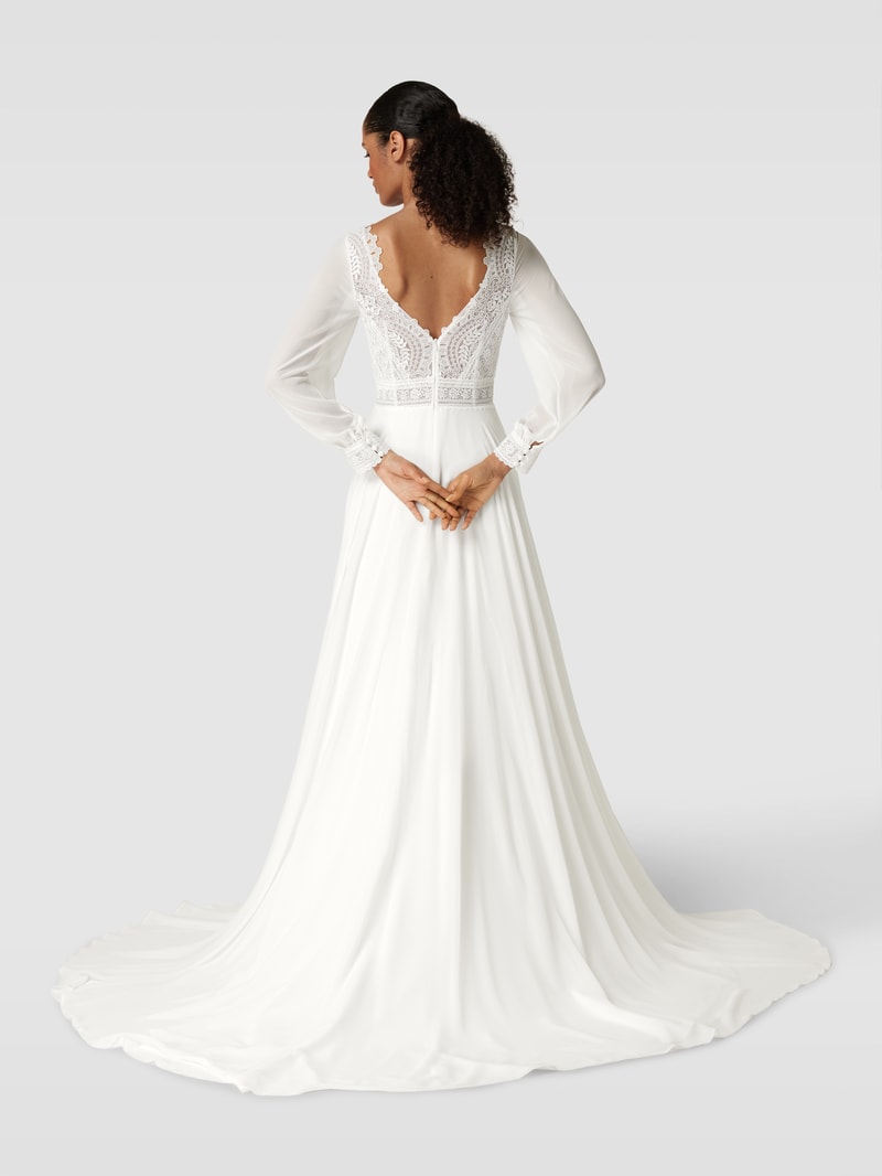Brautkleid mit Besatz aus Spitze in offwhite