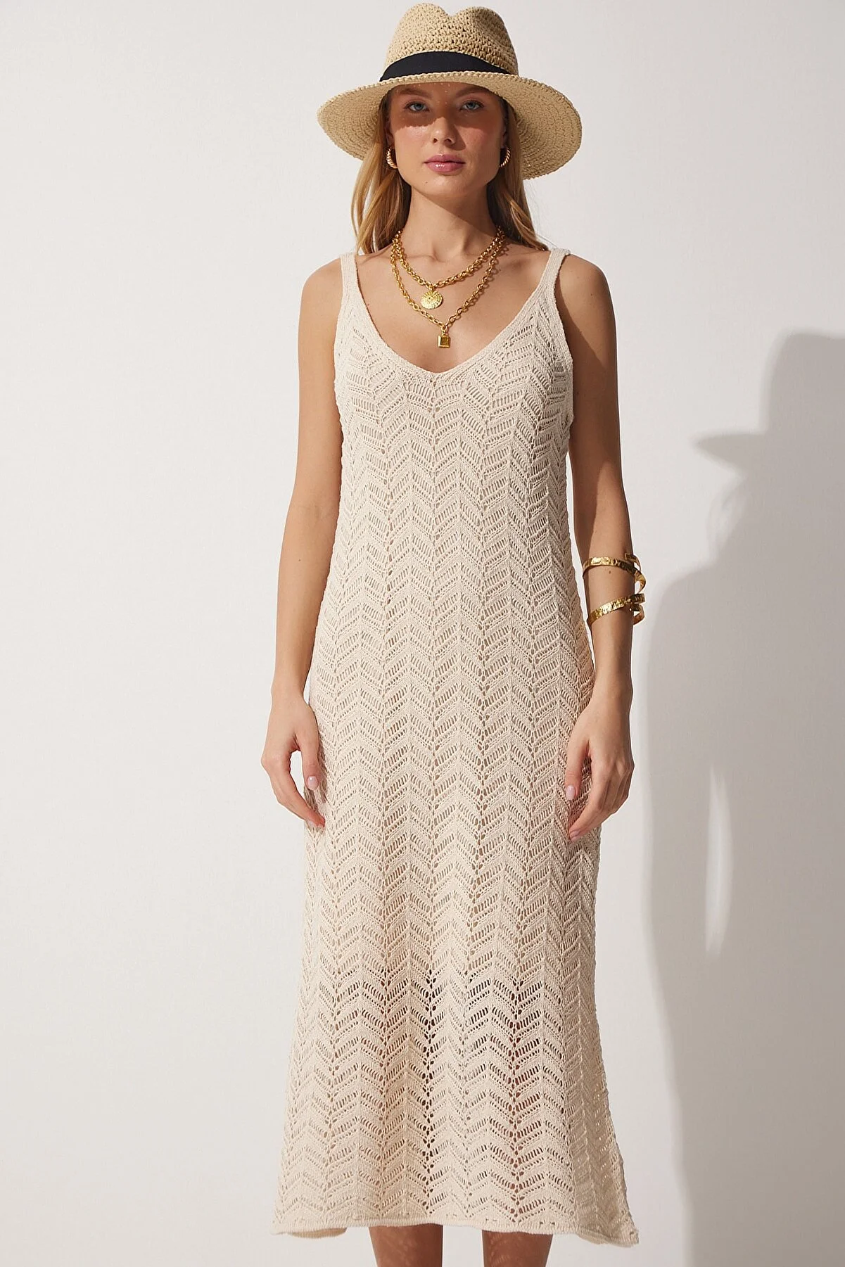 Happiness İstanbul  Cremefarbenes, durchbrochenes Sommerstrickkleid mit Trägern für Damen NF00044