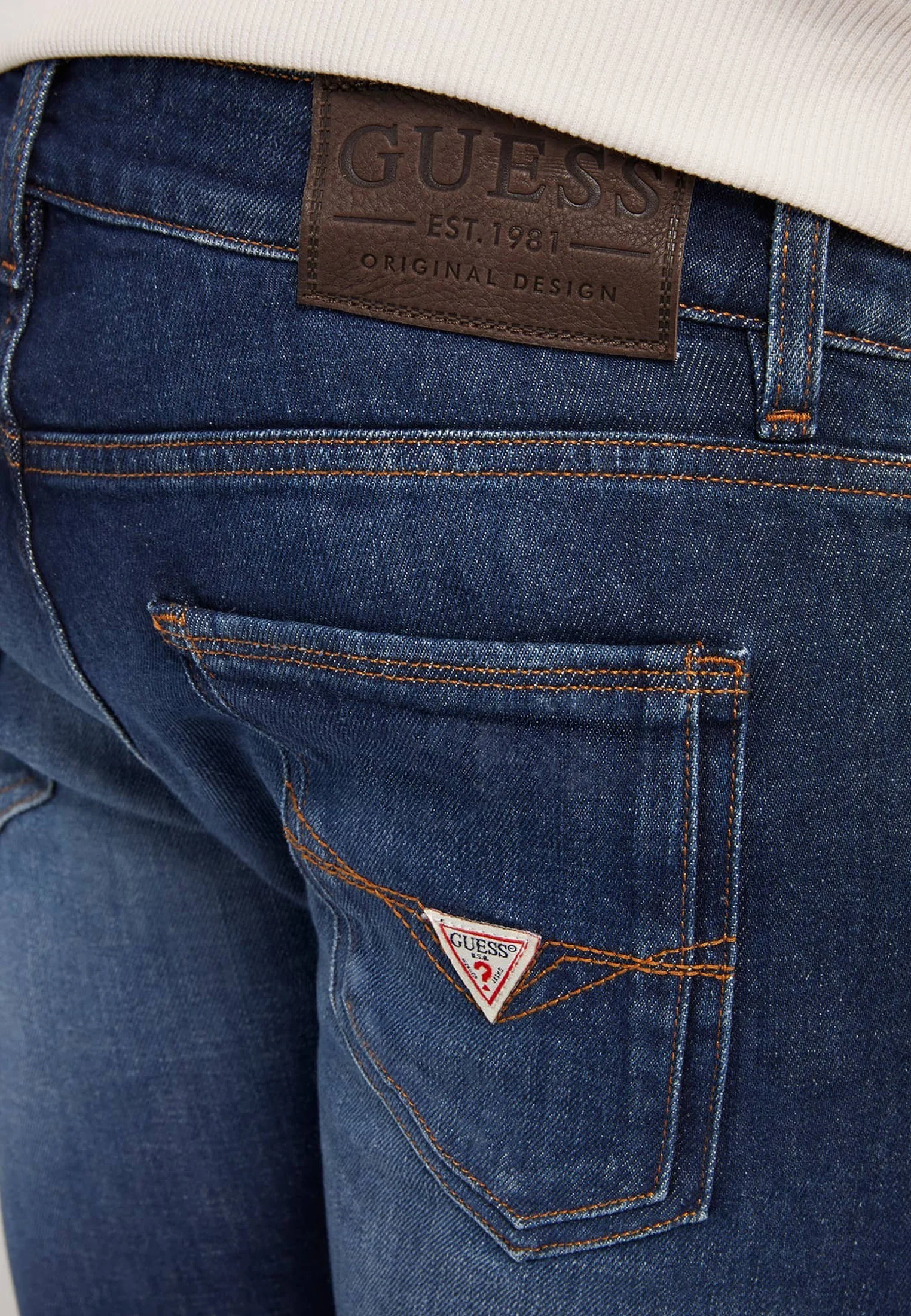 Vaqueros ajustados Guess