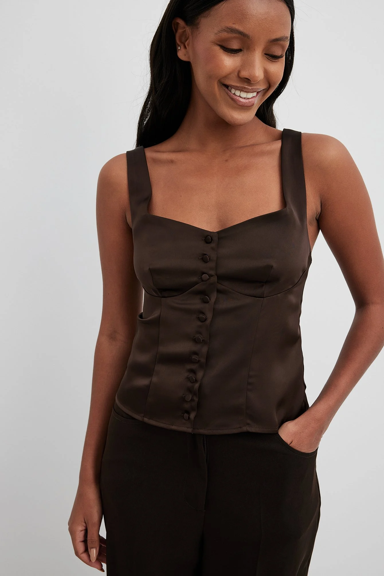 Satin-Oberteil mit Knopfdetails