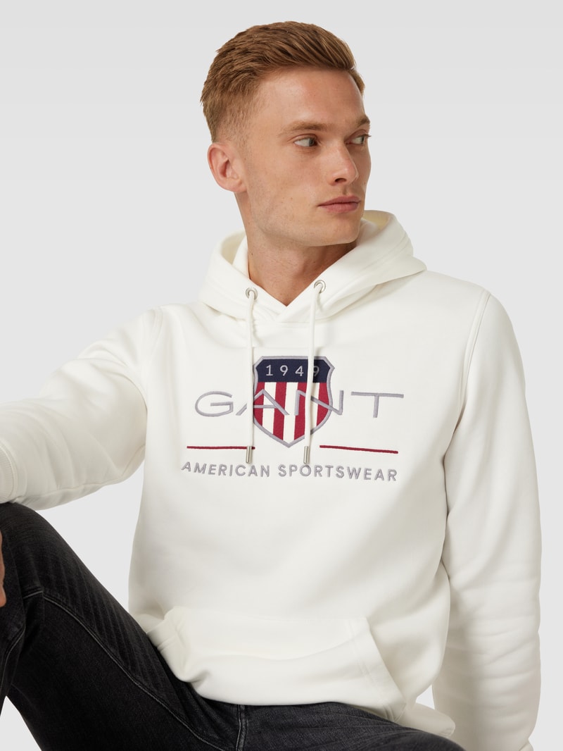 Hoodie mit Label-Stitching Modell 'ARCHIVE SHIELD' in offwhite