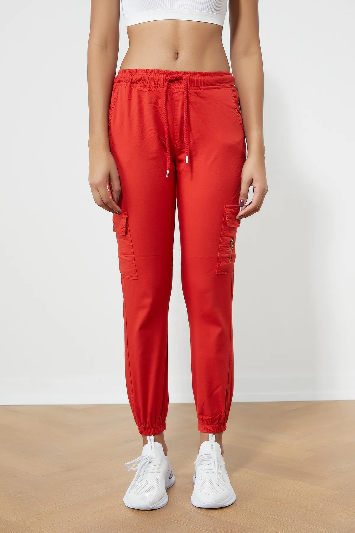 Tonny Black  Damen-Hose mit rotem Taillenbein und elastischem Bein TBG001