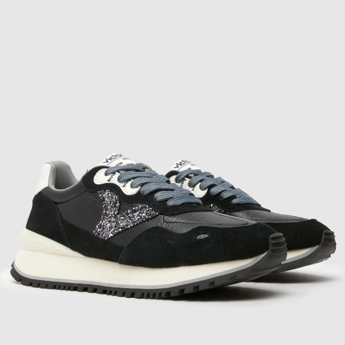 Victoria Aire-sneakers i svart