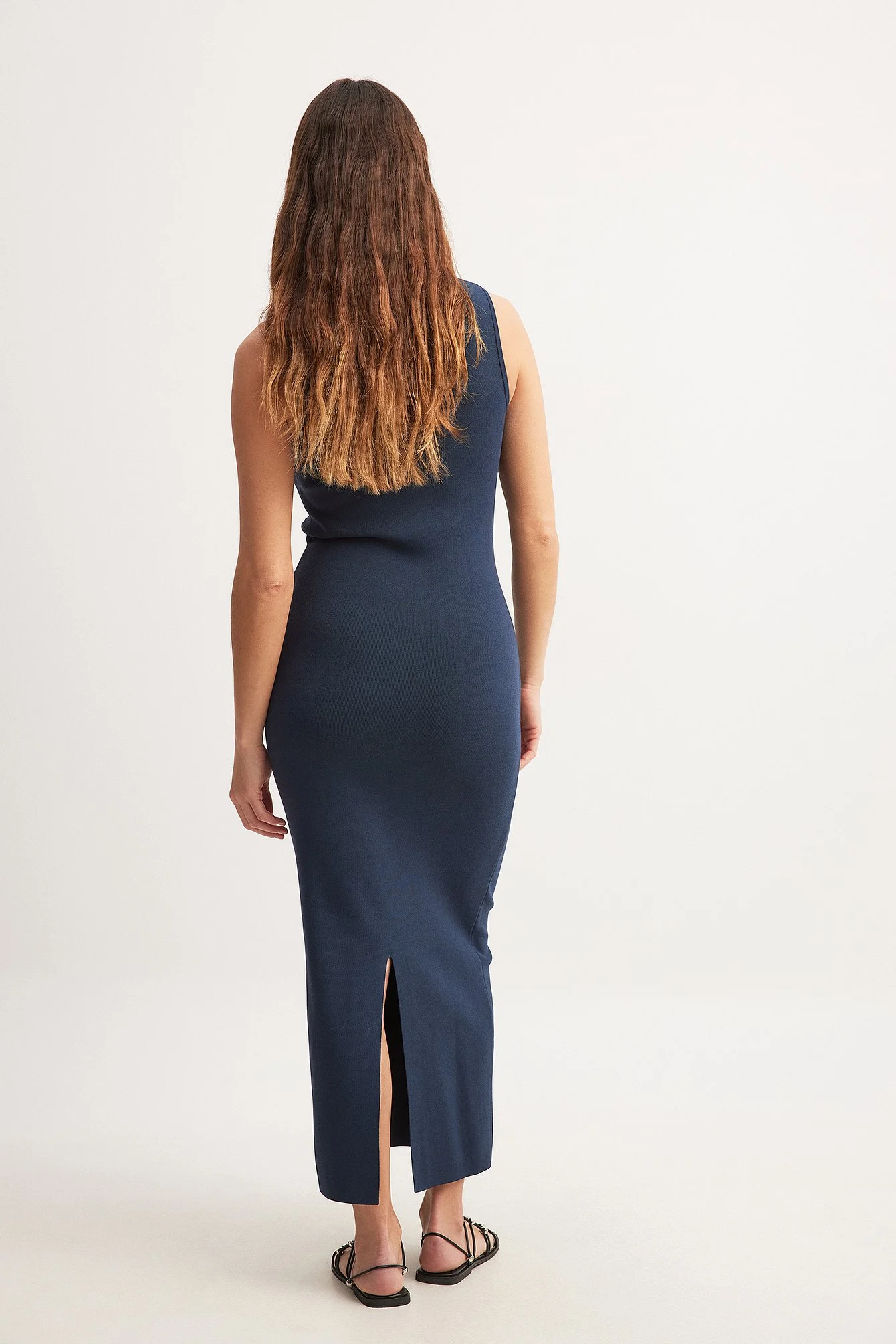 Fein gestricktes Maxikleid mit Cut-Outs