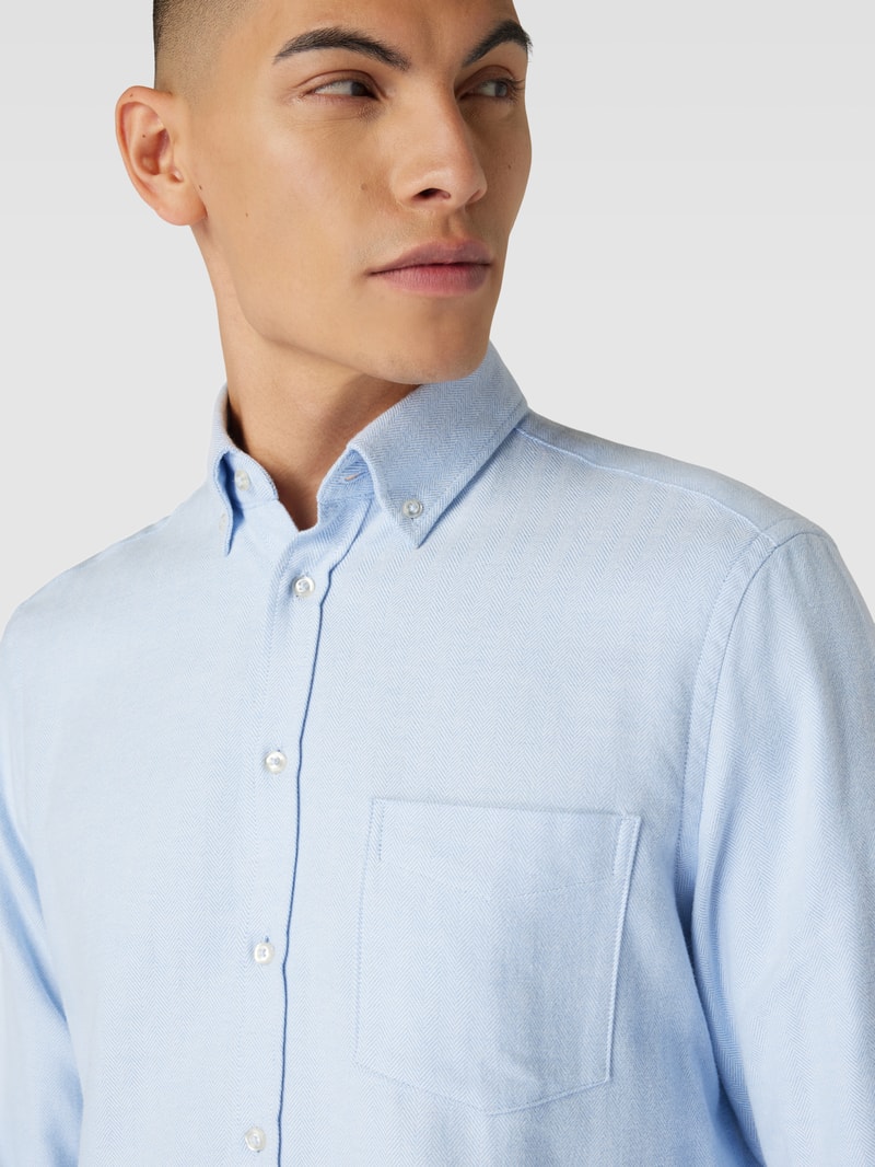Freizeithemd mit Button-Down-Kragen in bleu