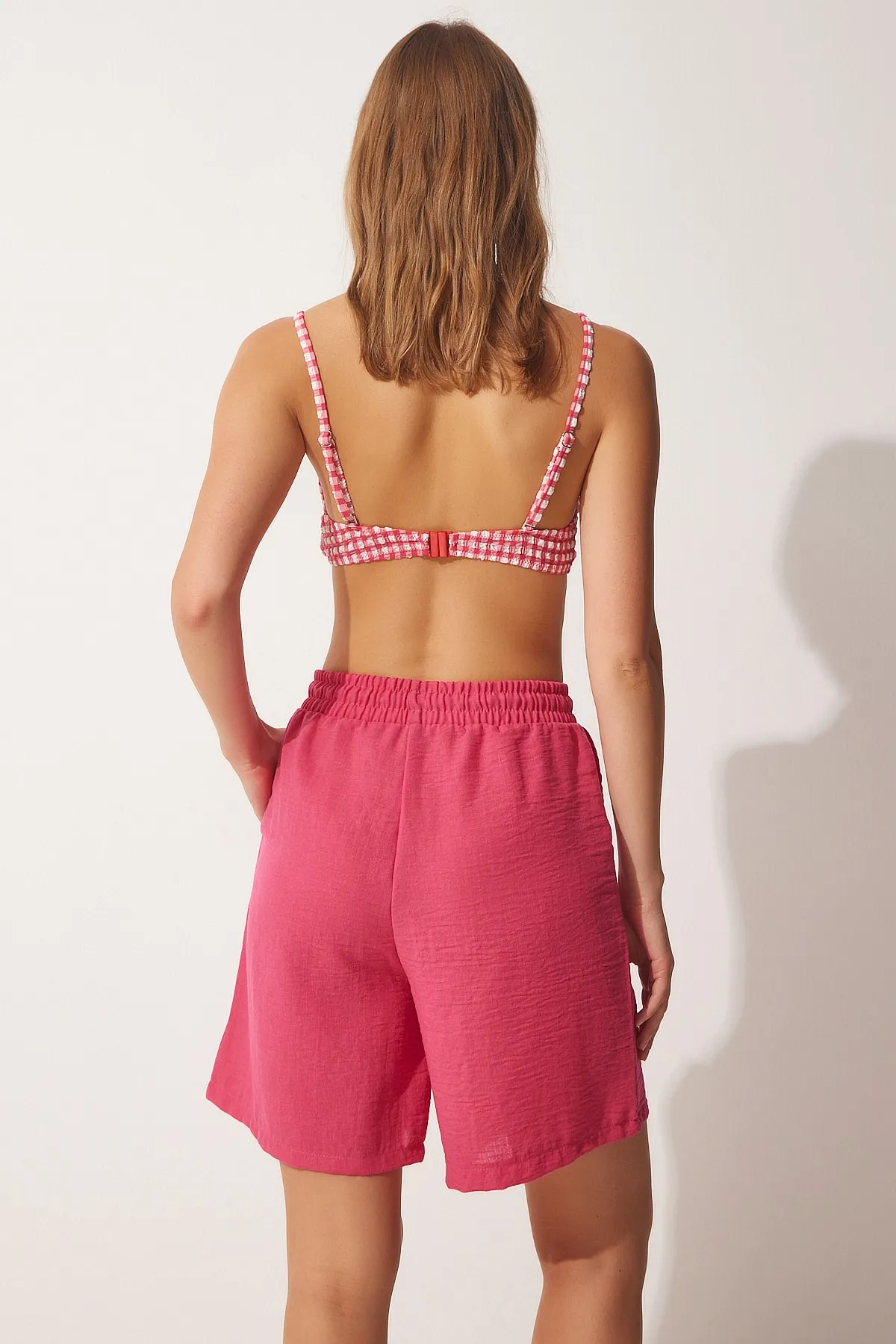 Happiness İstanbul  Dunkelrosa Sommer-Set aus Leinenhemd und Shorts für Damen DZ00087