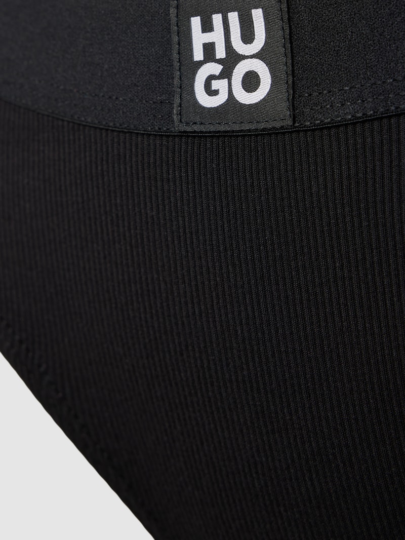 String mit Label-Detail Modell 'RIB' in schwarz