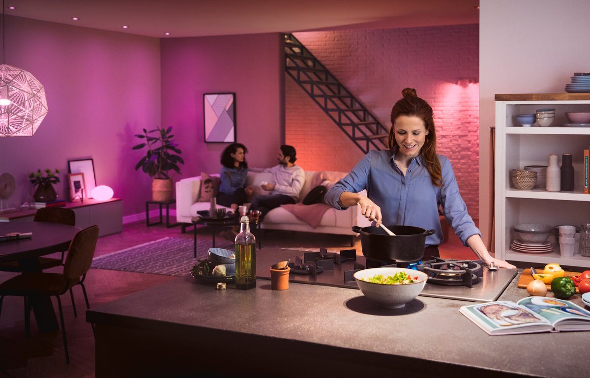 Philips Hue LED-Leuchtmittel Smarte Weiß & Farbig LED Leuchtmittel GU10, GU10, Farbwechsler, Warmweiß