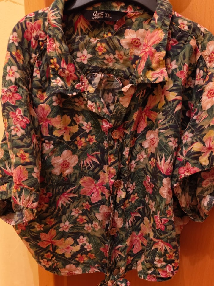 Queen Kerosin Queen Kerosin Bluse mit tropischem Muster in grün günstig kaufen XXL