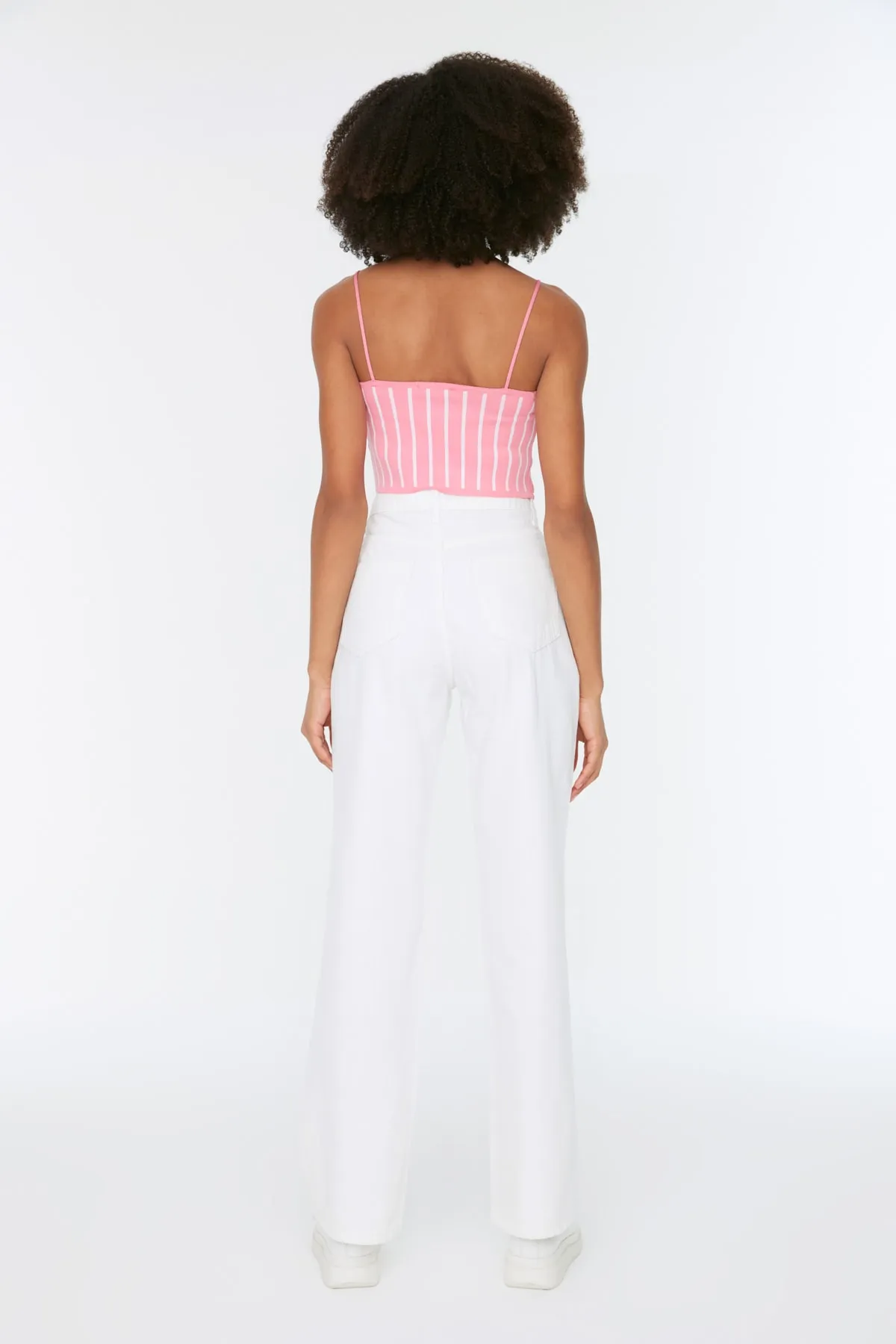 Trendyol Collection  Weiße High-Waist-Jeans mit weitem Bein im Stil der 90er
