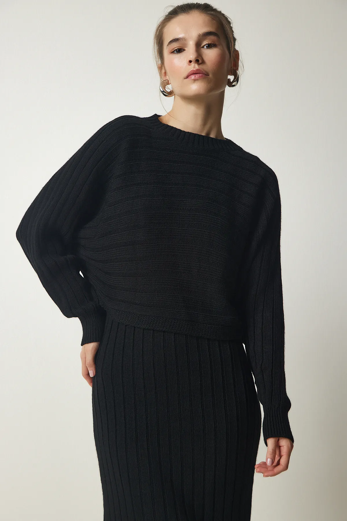 Happiness İstanbul  Schwarzes Strickpullover-Kleid-Set aus Kordel für Damen CI00095