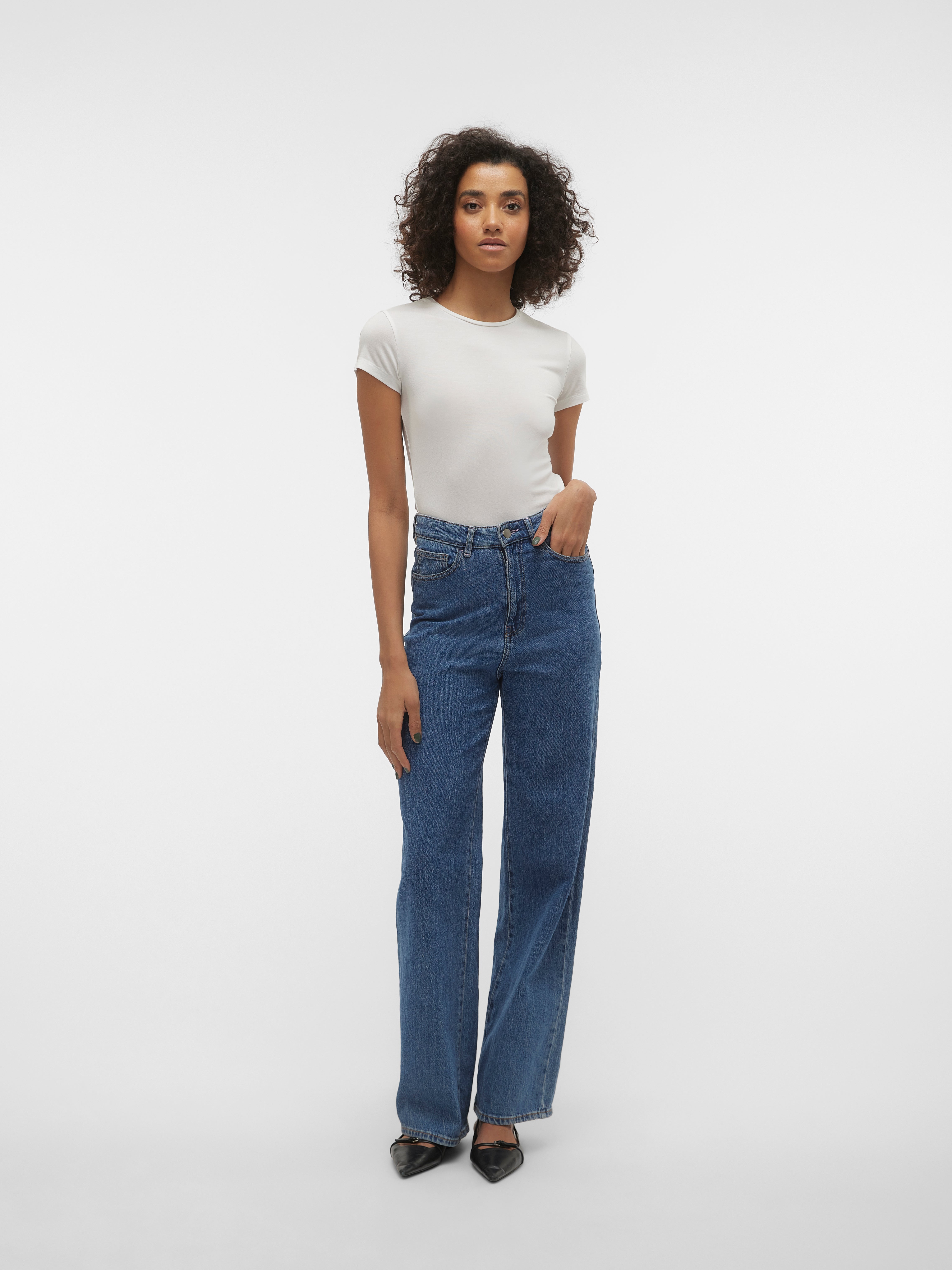 AWINES Top