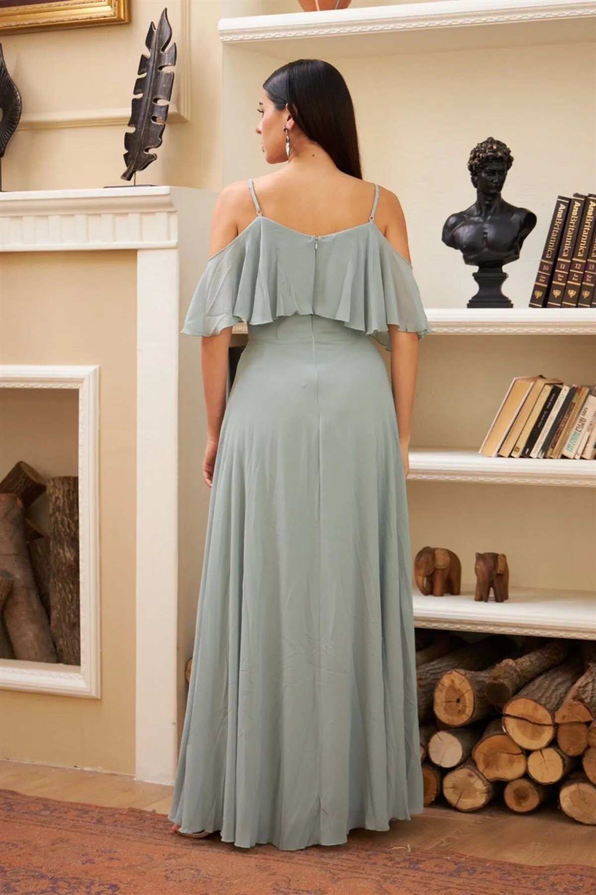 Carmen  Çağla langes Abendkleid mit Trägern