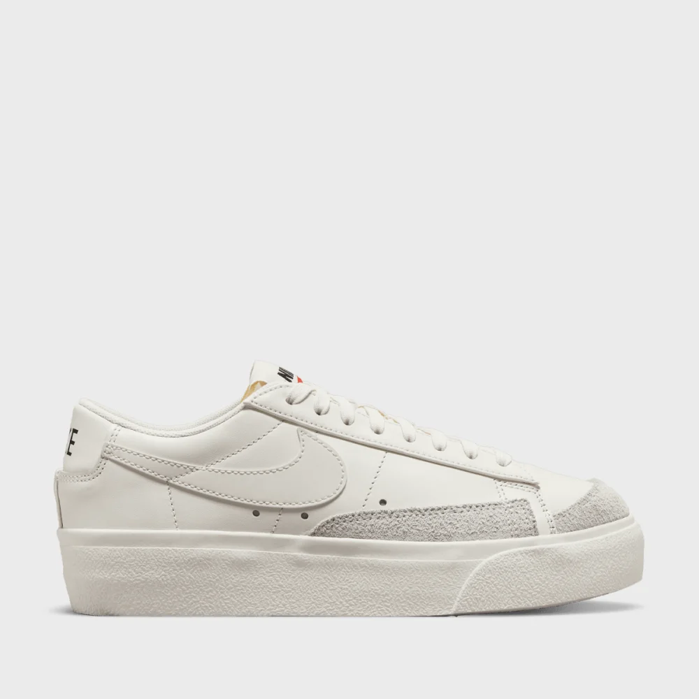 Nike Blazer Low Platform DJ0292-105 / weiss