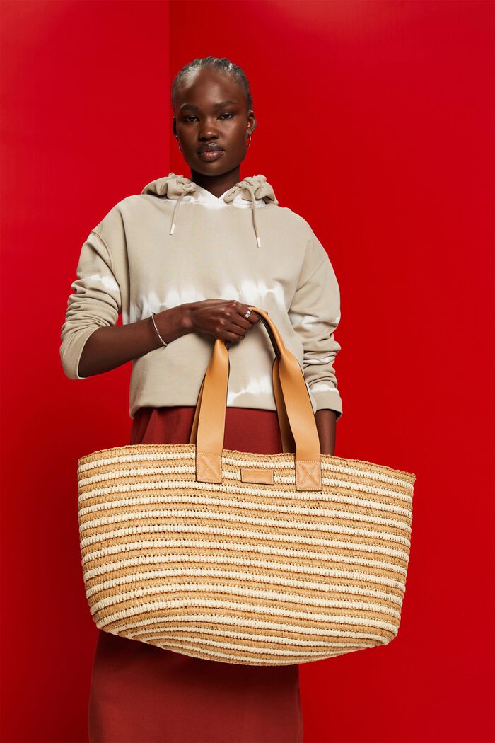 Basttasche mit Details in Lederoptik