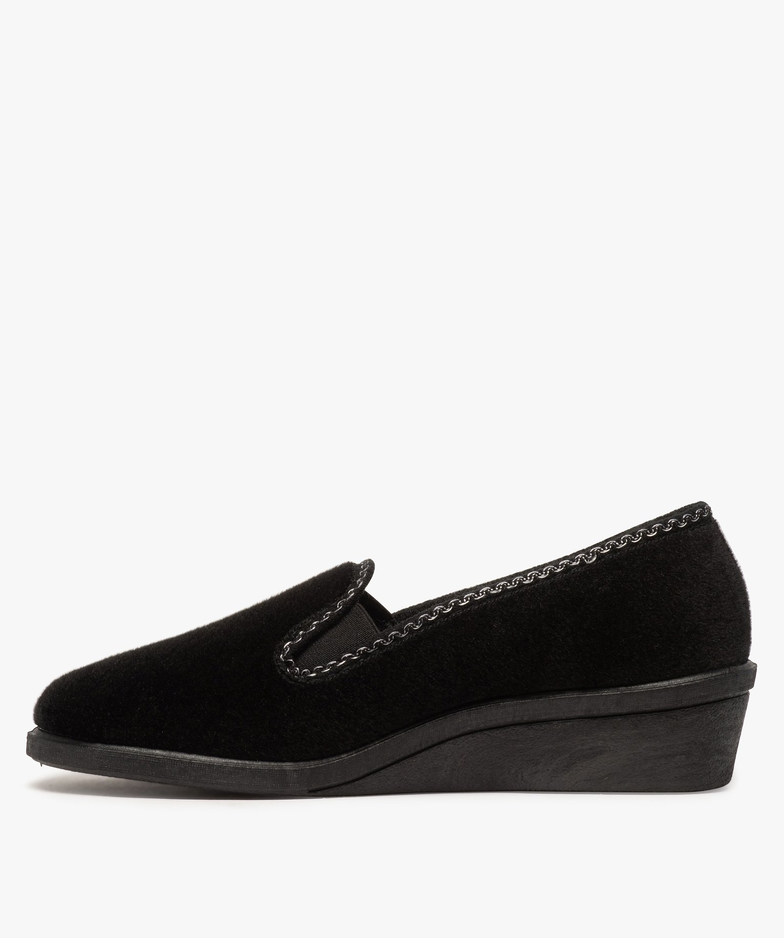 Chaussons femme à talon compensé et dessus brodé noir | GEMO