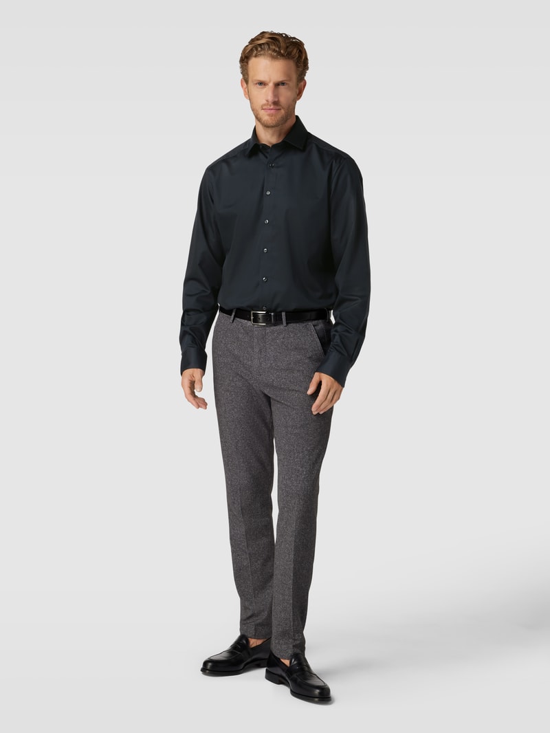 Modern Fit Business-Hemd mit Kentkragen Modell 'Global' in schwarz