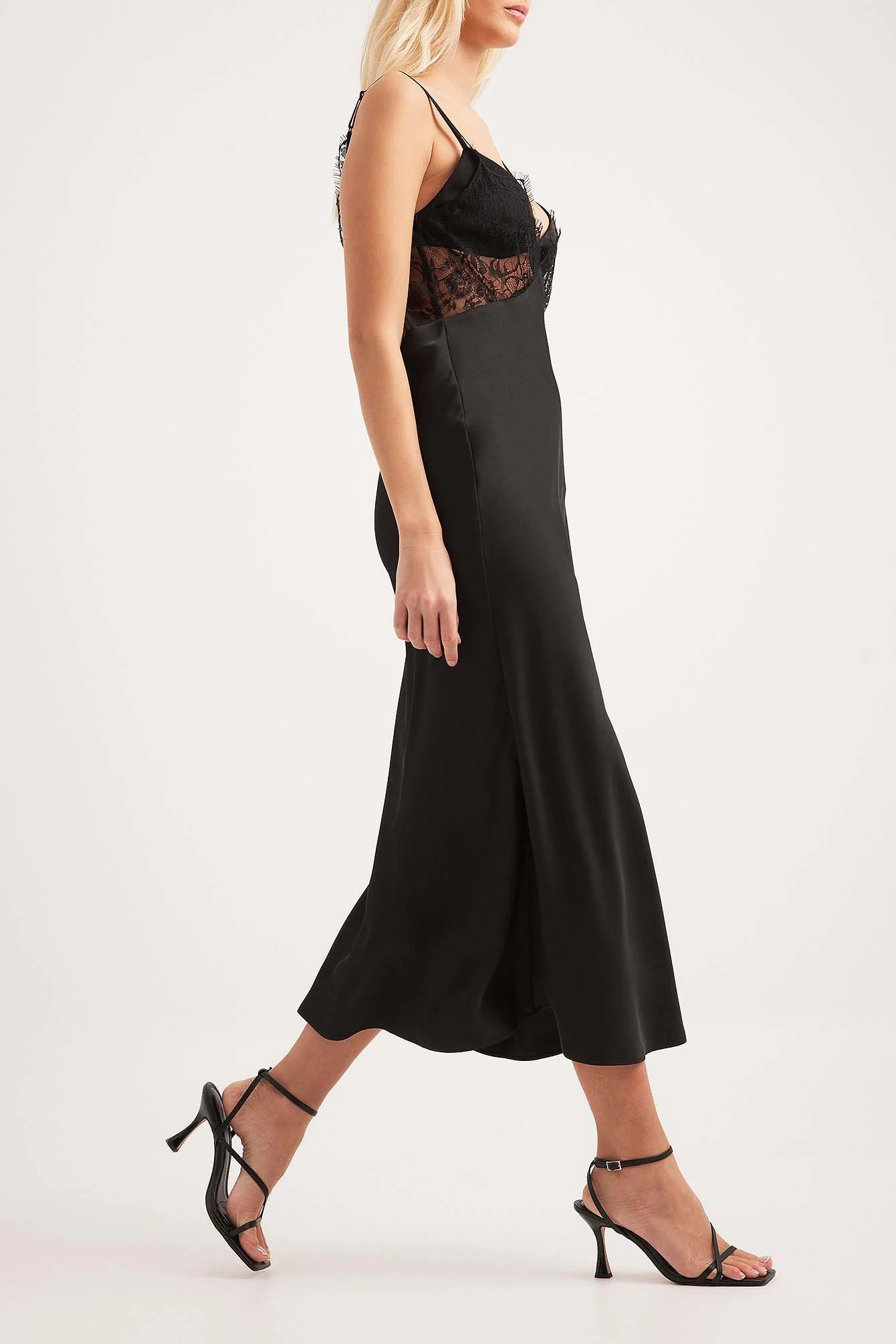 Schuhe mit Hourglass-Absatz