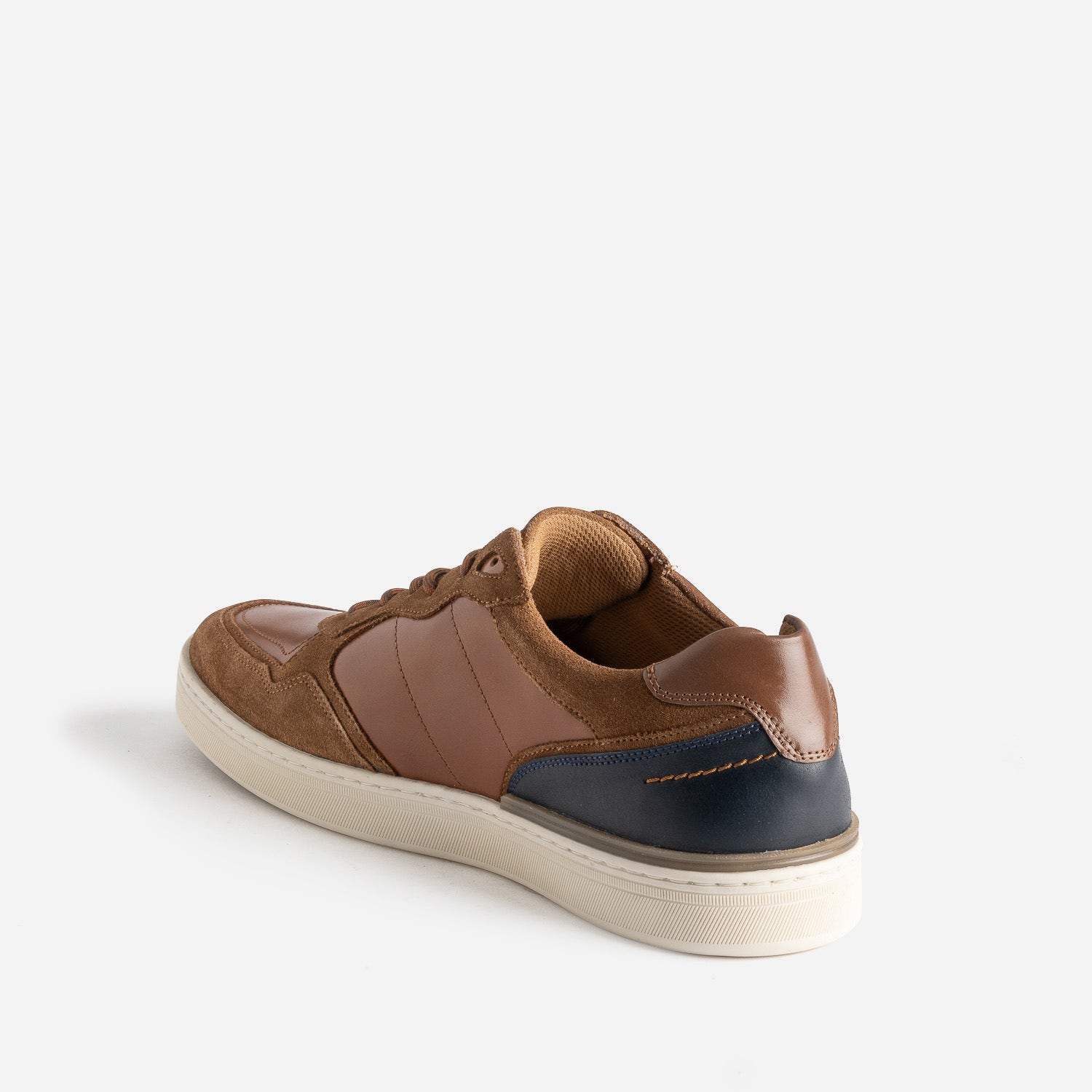 Tennis éco-conçue camel mix matière