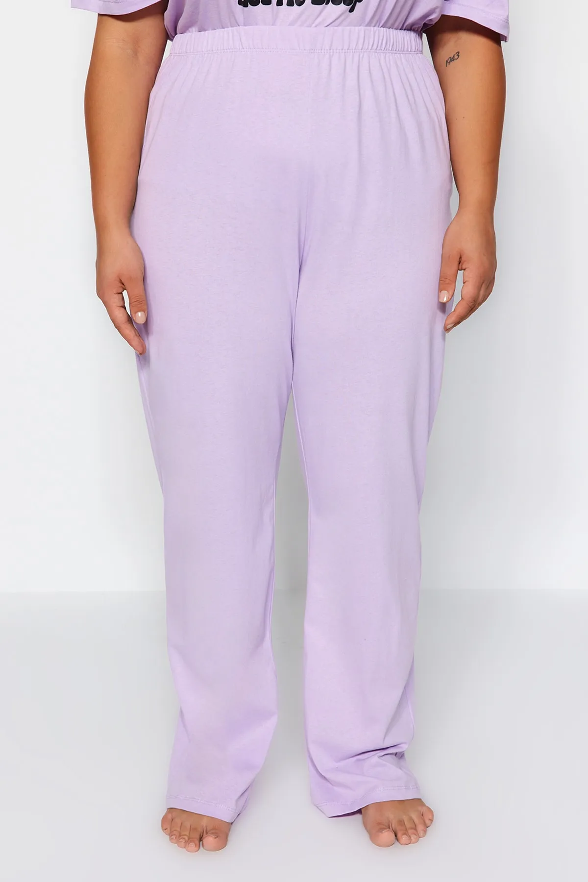 Trendyol Curve  Lila bedrucktes Strickpyjama-Set TBBAW24AI00003