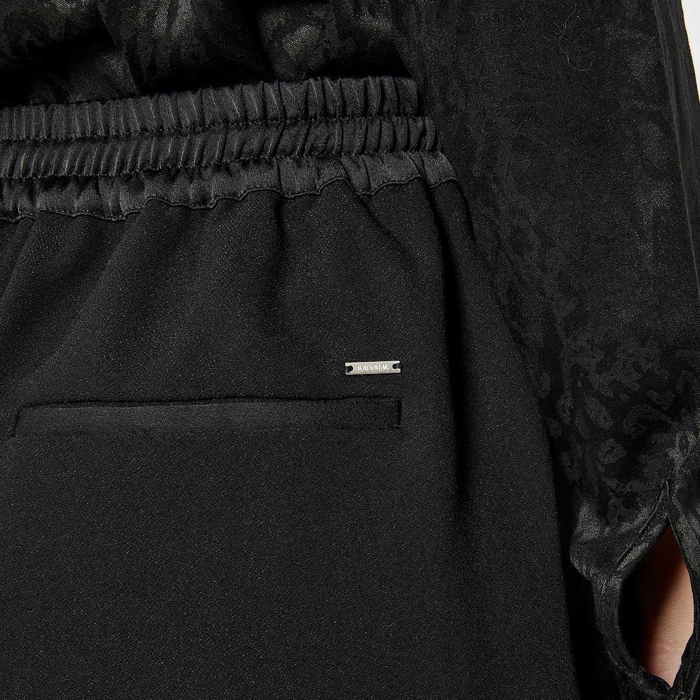 PLAYA  Pantalon cargo noir femme