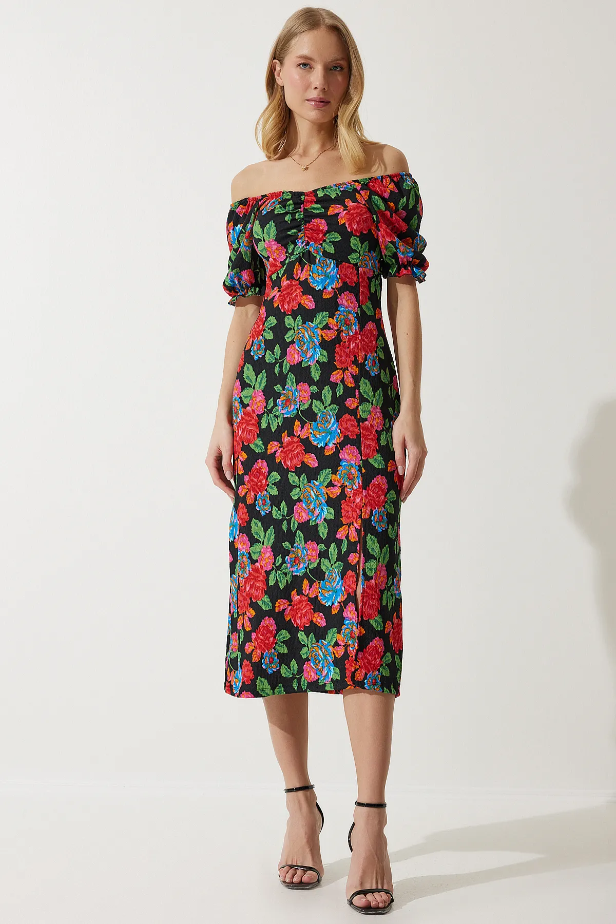 Happiness İstanbul  Rotes Sommerkleid aus Viskose mit elastischem Carmenkragen für Damen MC00172