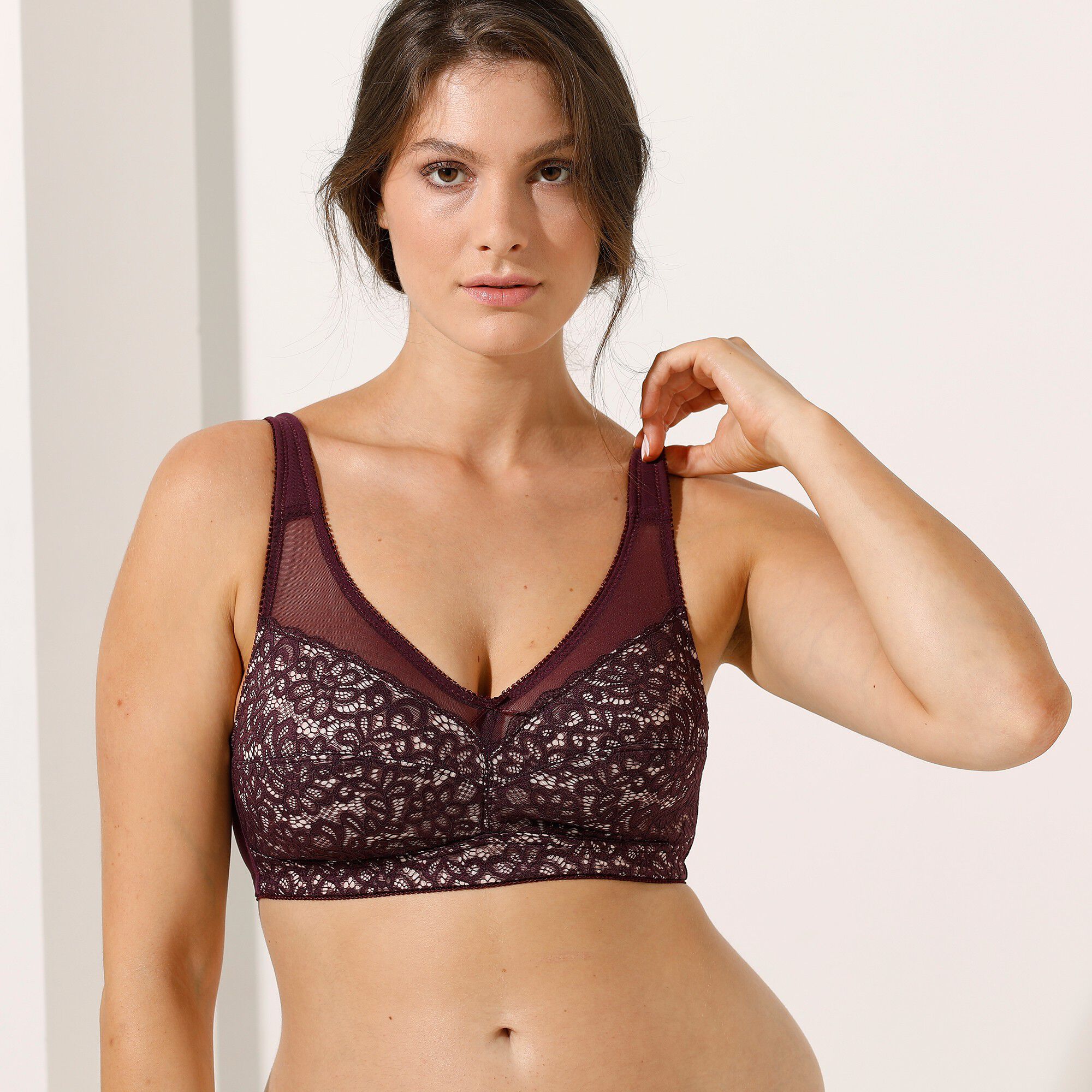 Soutien-gorge minimiseur en dentelle florale