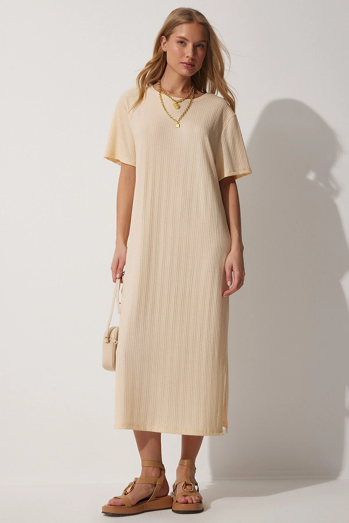 Happiness İstanbul  Cremefarbenes, lockeres, langes, tägliches Sommer-Strickkleid für Damen DZ00076