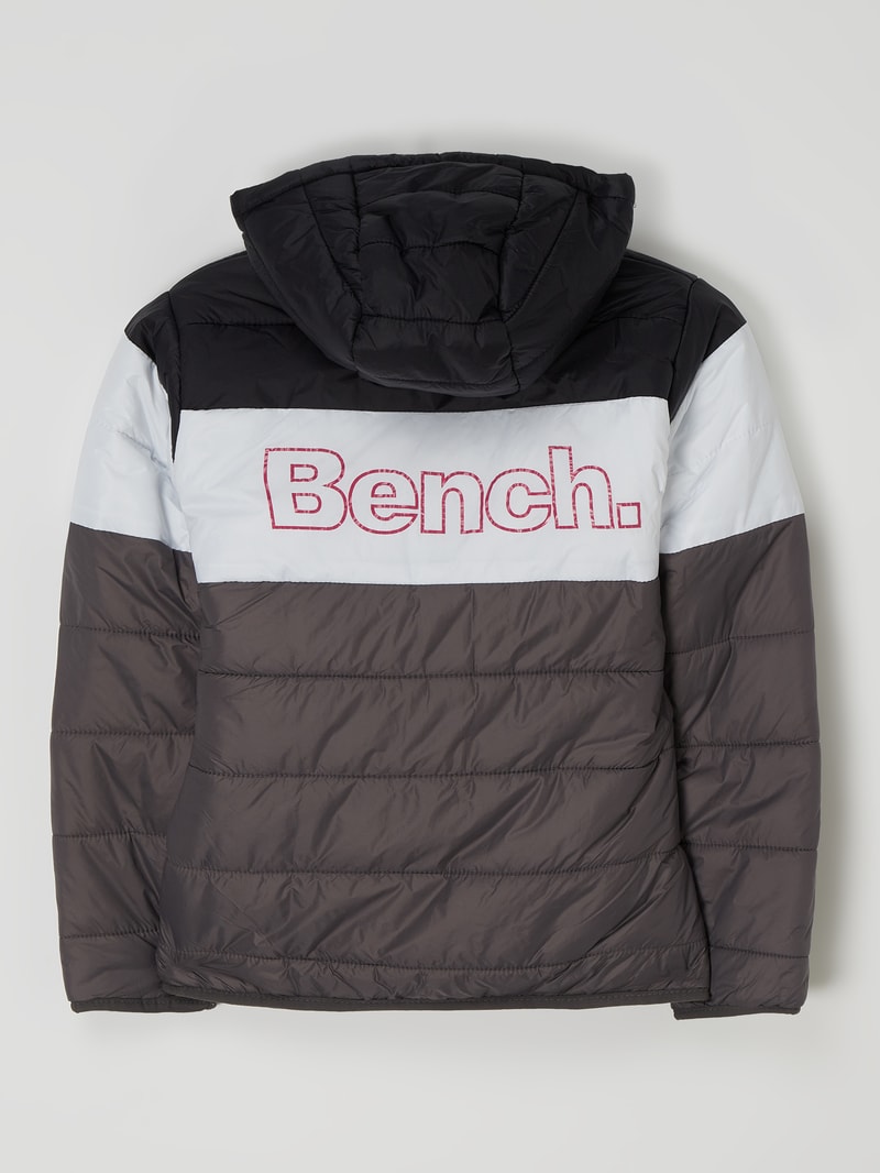 Steppjacke mit Logo in schwarz