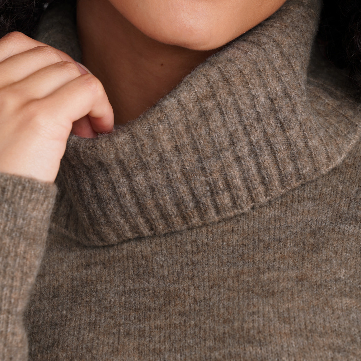 Damen Strickkleid mit Rollkragen
